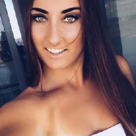 Geile slet op zoek naar genot