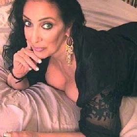 Een leuke man die met mij een wilde nacht wilt beleven